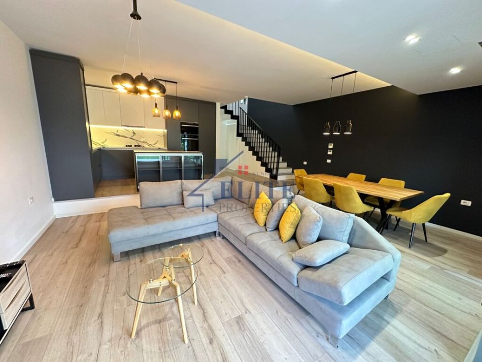 Tirane, jepet me qera apartament duplex 2+1 Kati 0, 132 m² 1.400 € (Olive Grove)