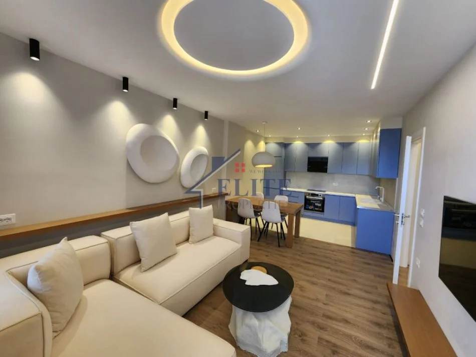 Tirane, jepet me qera apartament 1+1+Ballkon Kati 6, 74 m² 500 € (Pallatet Cabej)
