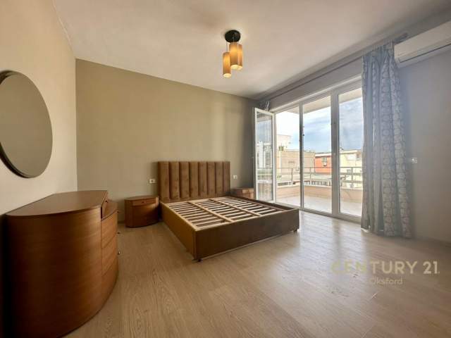 Tirane, jap me qera apartament 2+1 Kati 3, 115 m² 650 Euro (kopshti zoologjik)
