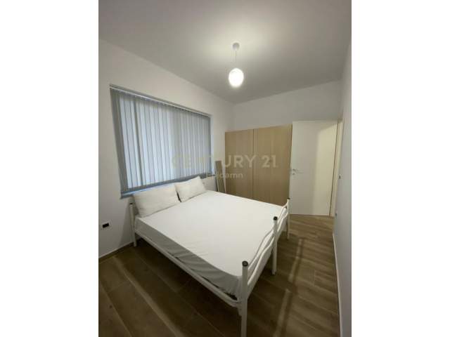 Jepet me qira apartament 1+1 ne shkozet !