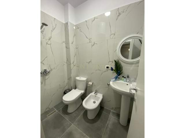 Jepet me qira apartament 1+1 ne shkozet !