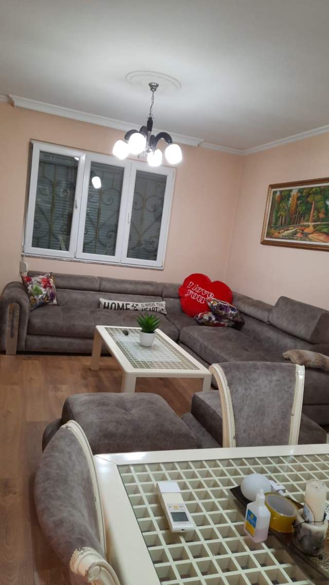 Tirane, jepet me qera Vile 2 Katshe Kati 0, 250 m² 1.500 Euro (Kamëz)
