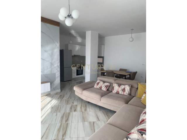 Durres, jepet me qera apartament 2+1 Kati 10, 100 m² 400 Euro (..)