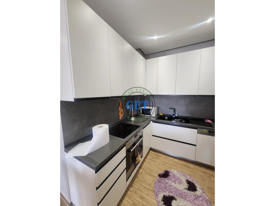 Durres, jepet me qera apartament 2+1 Kati 5, 80 m² 450 € (Stacioni Trenit, Durrës.)