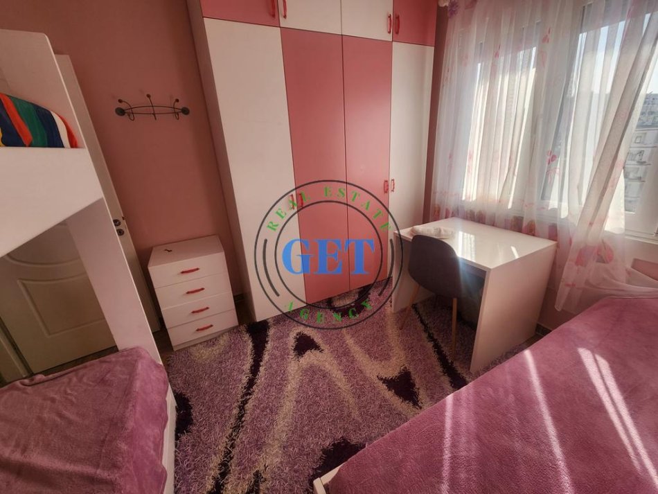 Durres, jepet me qera apartament 2+1 Kati 5, 80 m² 450 € (Stacioni Trenit, Durrës.)