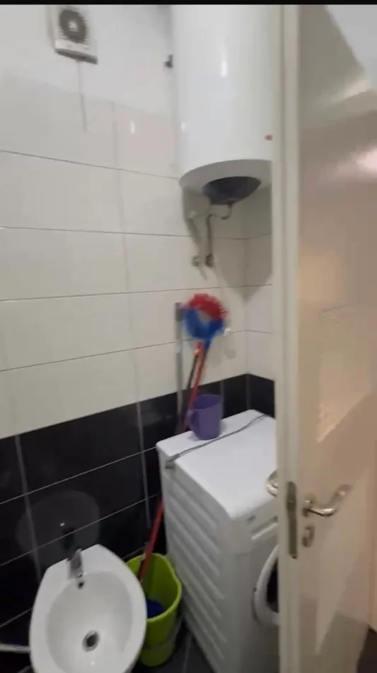 Tirane, jepet me qera apartament 2+1 Kati 4, 110 m² 450 € (Rrethrrotullimi i Astirit tek Raifasen Bank)