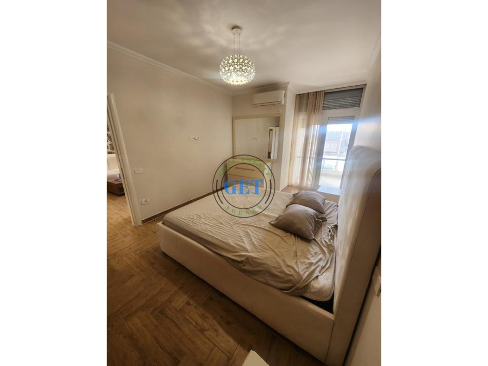 Durres, jepet me qera apartament 2+1 Kati 5, 80 m² 450 € (Stacioni Trenit, Durrës.)