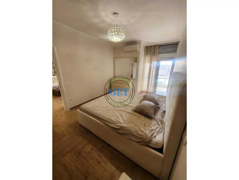 Durres, jepet me qera apartament 2+1 Kati 5, 80 m² 450 € (STACIONI TRENIT,DURRES)