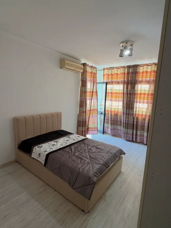 Shqiperi, jepet me qera apartament 2+1+Ballkon Kati 10, 100 m² 800 € (zogu i pare)
