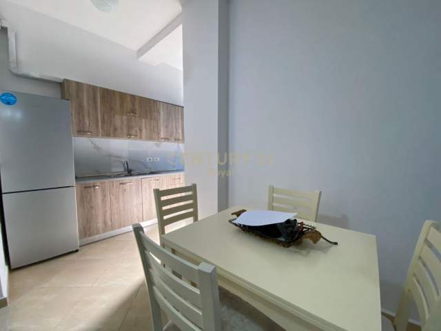 Tirane, jap me qera apartament 1+1+BLK Kati 1, 68 m² 430 Euro (Xhon Kenedi)