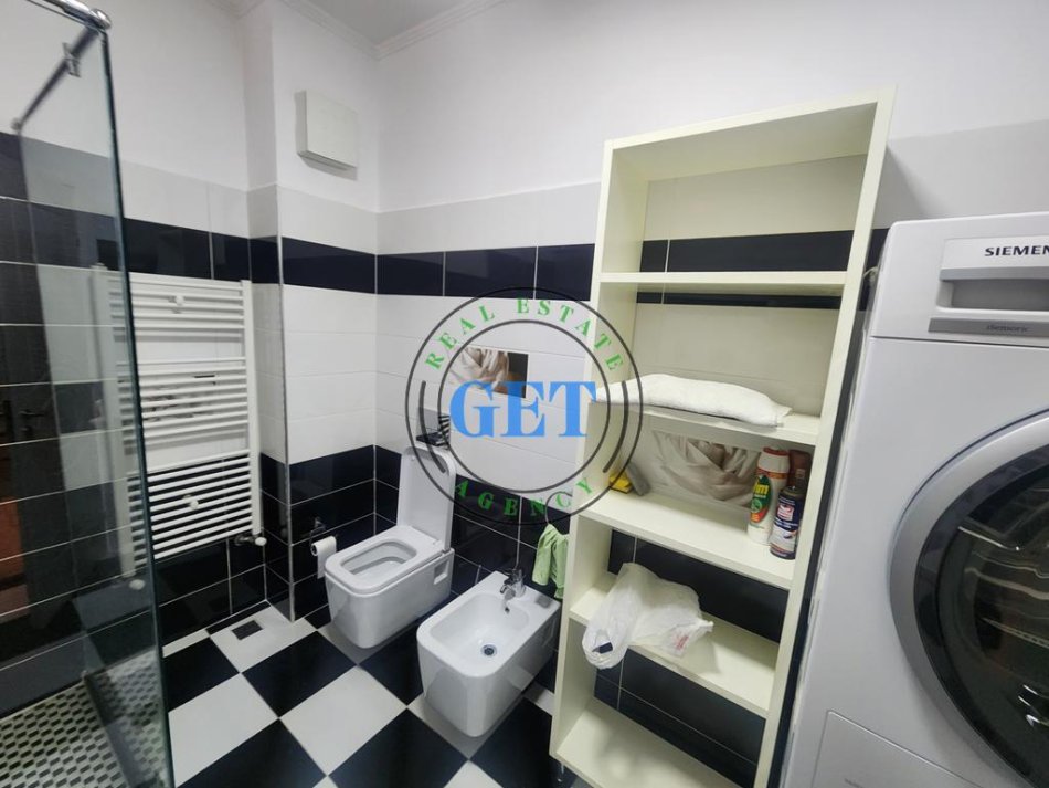 Durres, jepet me qera apartament 2+1 Kati 5, 80 m² 450 € (Stacioni Trenit, Durrës.)