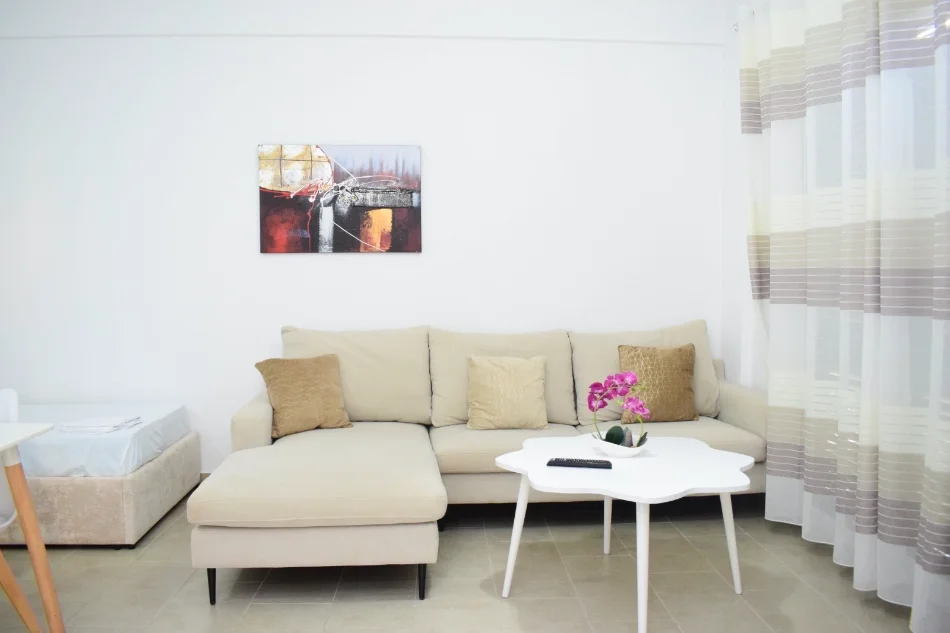 Vlore - Lungomare, jepet me qera apartament ne plazh 1+1+Ballkon Kati 2, 75 m² 65 € 