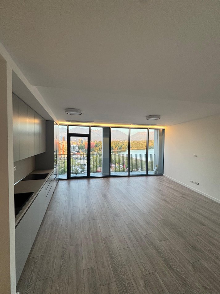 Tirane, jepet me qera apartament 2+1 Kati 9, 125 m² 1.600 € (Lake View)