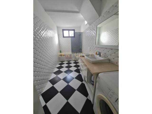 Durres, jepet me qera apartament 1+1 Kati 3, 60 m² 270 Euro (..)