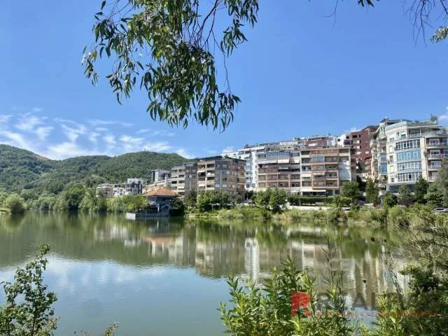 Tirane, shitet apartament 2+1+BLK Kati 1, 124 m² 230.000 Euro (Rruga Hamdi Sina, Liqeni i Thatë)