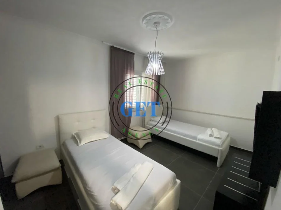 Durres, shitet apartament 2+1 Kati 8, 171 m² 250.000 € (Shkembi i Kavajes)