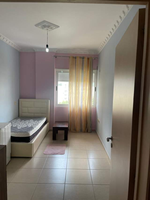Tirane, jepet me qera apartament 2+1+BLK Kati 6, 83 m² 330 Euro (rruga e Dajtit)