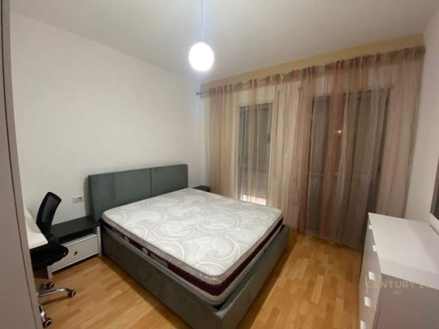 Tirane, jap me qera apartament 2+1 Kati 5, 100 m² 500 Euro (5 maji)