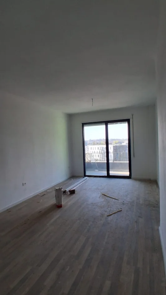 Shqiperi, jepet me qera nga Pronari, pa-komision apartament 2+1+Aneks+Ballkon Kati 5, 99 m² 500 € 