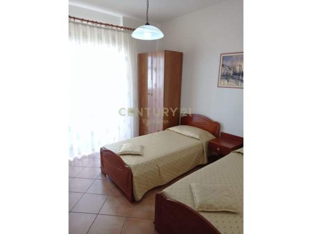 Durres, jepet me qera apartament 2+1 Kati 8, 107 m² 300 Euro