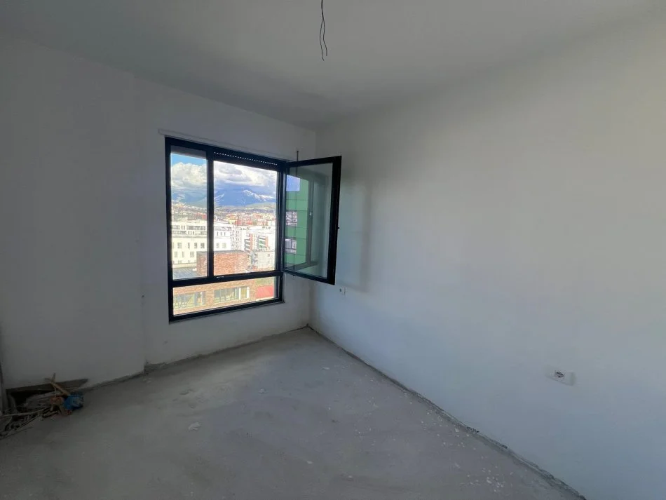 Tirane, shitet apartament 2+1+Ballkon Kati8 169.000 € (Rruga 5 Maj)