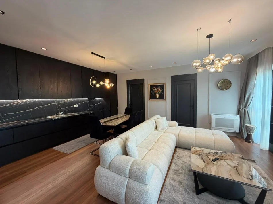 Tirane, jepet me qera apartament 3+1 Kati 14, 150 m² 2.700 € (Tirana garden building)