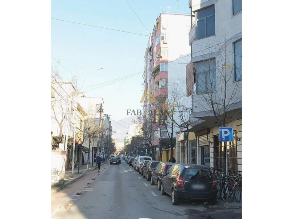 Tirane, shitet apartament 2+1 Kati 3, 98 m² 250.000 € (Pazari i Ri)