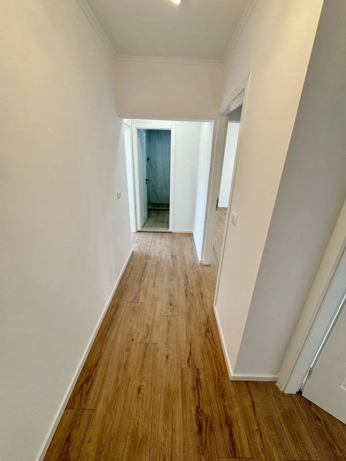 Tirane, shitet apartament 2+1+Ballkon Kati 4, 64 m² 169.000 € (Rruga e Kavajes)