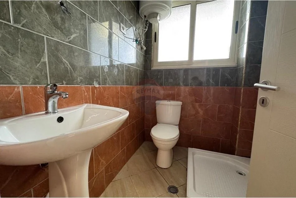 Tirane, jepet me qera apartament 2+1 , 111 m² 500 € (Fresk)