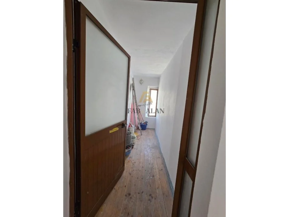 Tirane, shitet apartament 2+1 Kati 4, 77 m² 145.000 € (Rruga Bardhyl)
