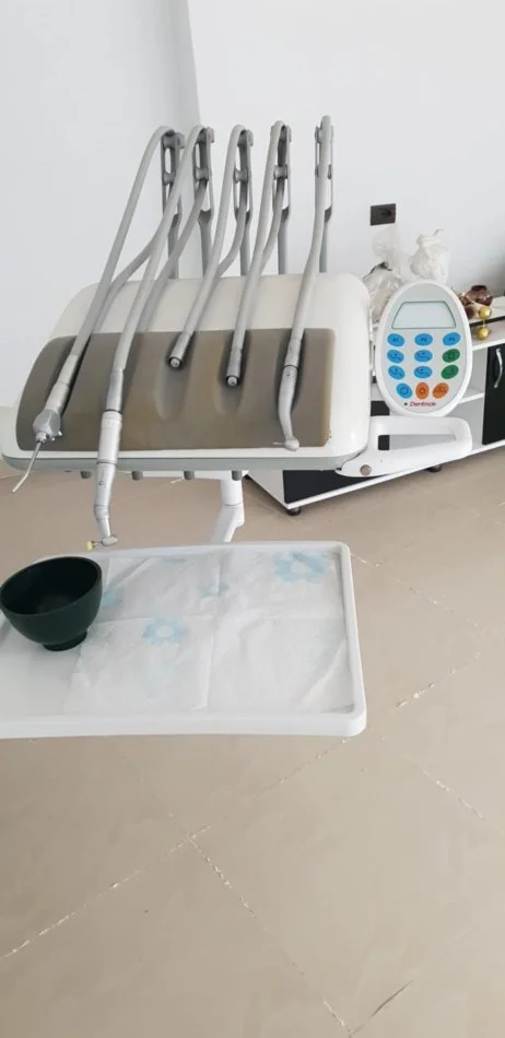 Devoll, shes Unit poltron dentar Shes pajisjet dentare okazion , Çmimi 5000 euro 5.000 €