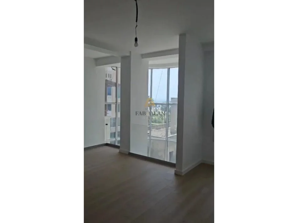 Durres, shitet apartament 3+1 Kati 3, 165 m² 400.000 € (Vollga)
