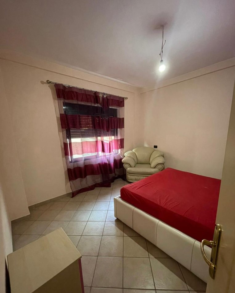 Tirane, jepet me qera apartament 1+1 Kati 1, 70 m² 350 € (selite)