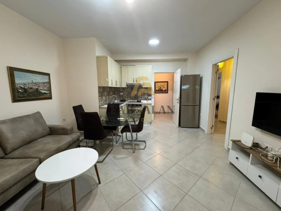 Tirane, jepet me qera apartament 2+1 Kati 2, 80 m² 550 € (Rruga Bill Klinton, Selite)