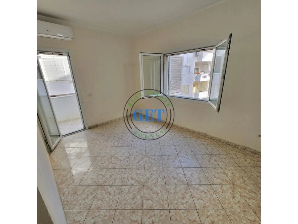 Durres, shitet apartament 1+1+Ballkon Kati 3, 67 m² 68.000 € (, Plazh Durres)
