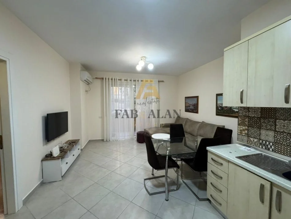 Tirane, jepet me qera apartament 2+1 Kati 2, 80 m² 550 € (Rruga Bill Klinton, Selite)