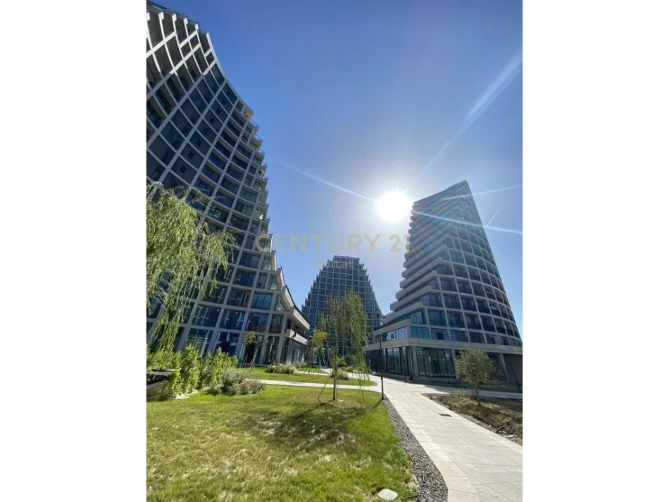 Tirane, jepet me qera ambjent biznesi , 165 m² 4.150 € (Liqeni i Tiranes)