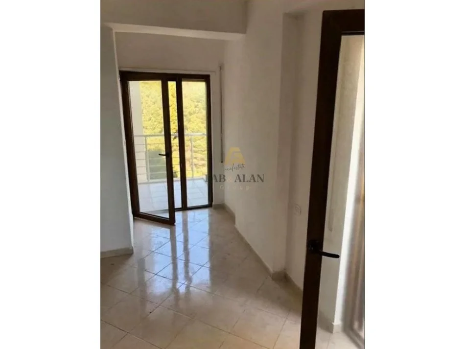 Durres, shitet apartament 2+1 Kati 9, 112 m² 247.000 € (Currila)