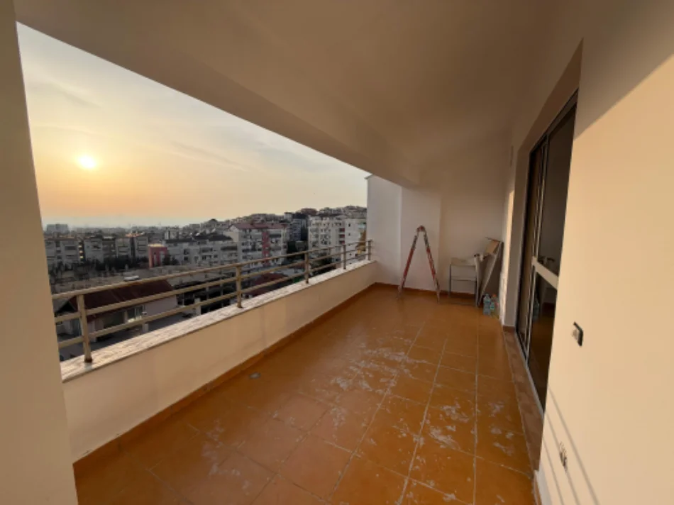 Tirane, shitet 2+1 Kati 7, 90 m² (Rruga e thesarit)