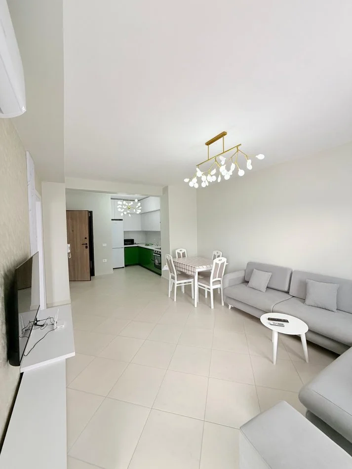 Vlore, jepet me qera apartament 1+1+Ballkon , 78 m² 350 € 