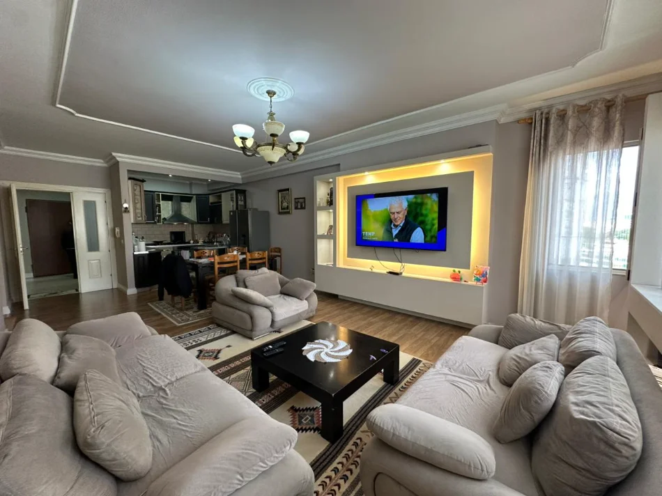 Tirane, shitet apartament 3+1+Ballkon , 159 m² 218.400 € (Rruga Mikel Maruli)