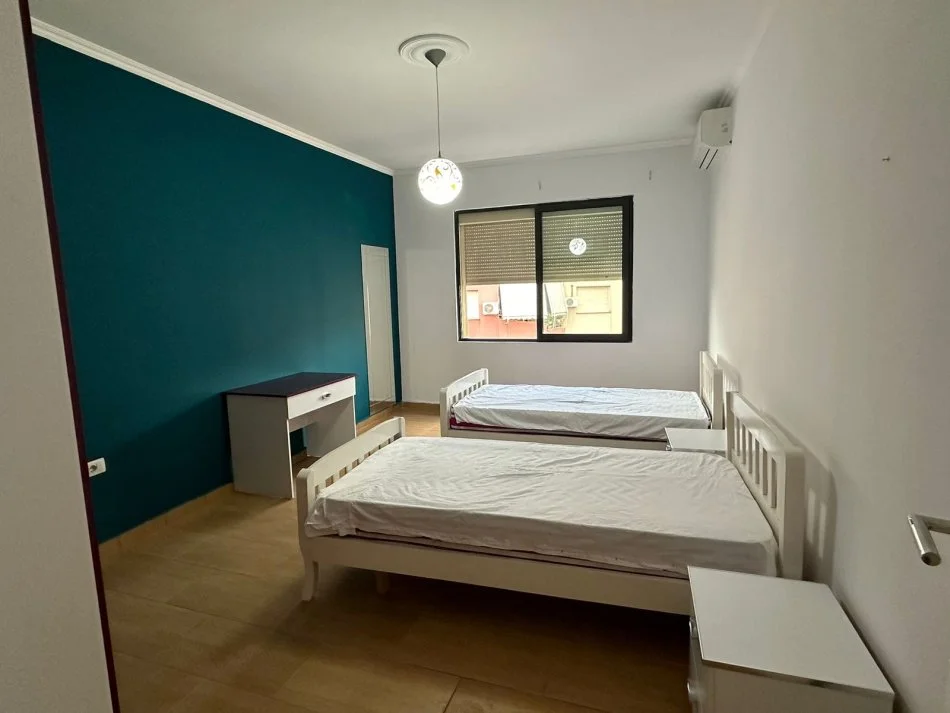 Tirane, jepet me qera apartament 2+1+Ballkon Kati 6, 99 m² 500 € (Astir)