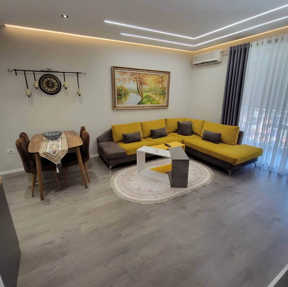 Tirane, jepet me qera apartament 2+1 Kati 5, 111 m² 800 € 