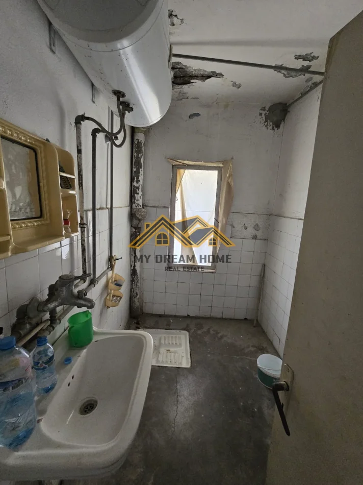 Durres, shitet apartament 3+1 Kati 3, 75 m² 70.000 € (vala park)