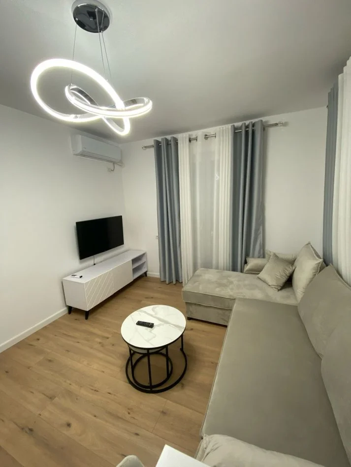 Tirane, jepet me qera apartament 2+1 Kati 3, 75 m² 650 € (Rruga Mine Peza)