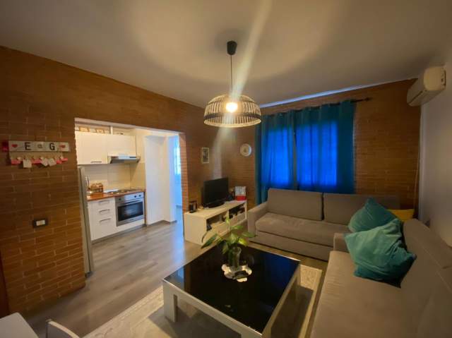 Tirane, jepet me qera apartament 1+1+A+BLK Kati 4, 65 m² 40.000 Leke (Kongresi i Lushnjes)