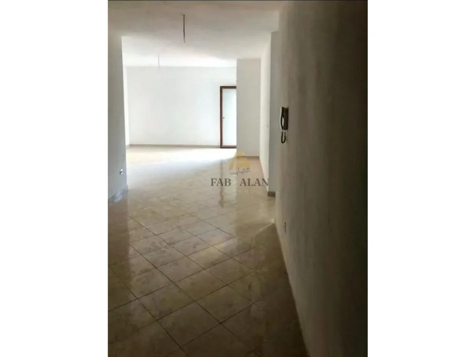 Durres, shitet apartament 2+1 Kati 9, 112 m² 247.000 € (Currila)