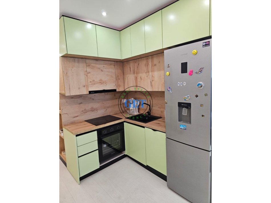 Durres, jepet me qera apartament 2+1 Kati 10, 100 m² 600 € (UKD, Durrës.)