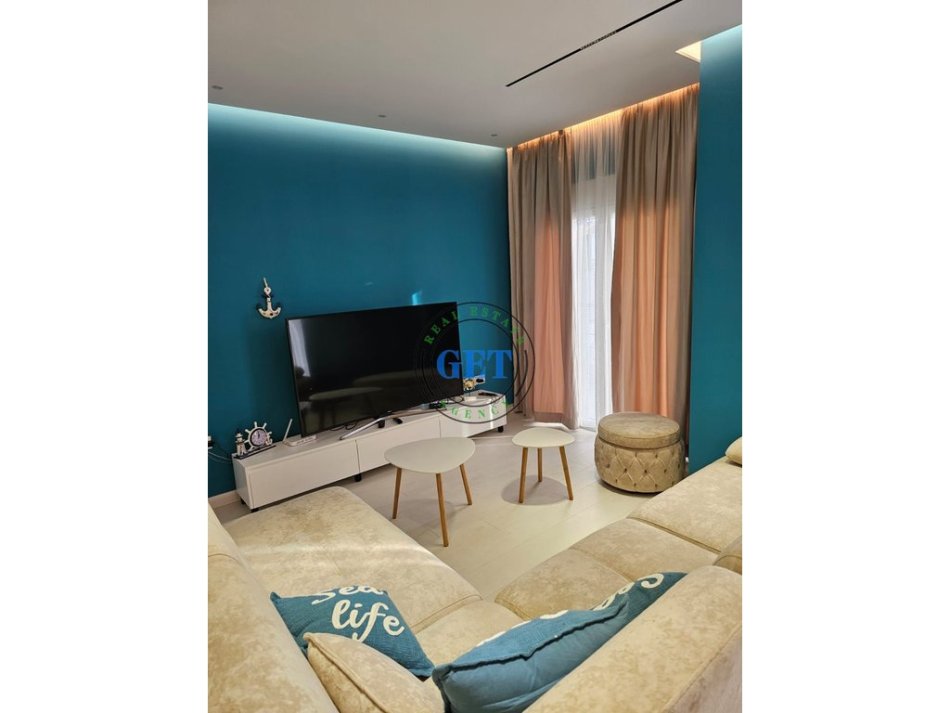 Durres, jepet me qera apartament 2+1 Kati 10, 100 m² 600 € (UKD, Durrës.)