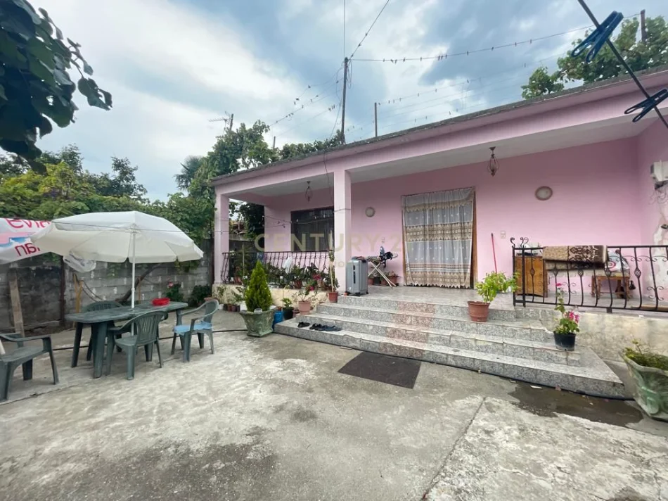 Shkoder, shitet shtepi 2+1 Kati 0, 387 m² 149.000 € (Rus)